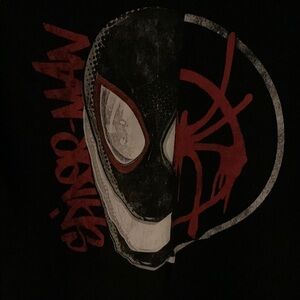 M A R V E L brand SPIDER-MAN T -Shirt Black and Red Graphic T-Shirt
